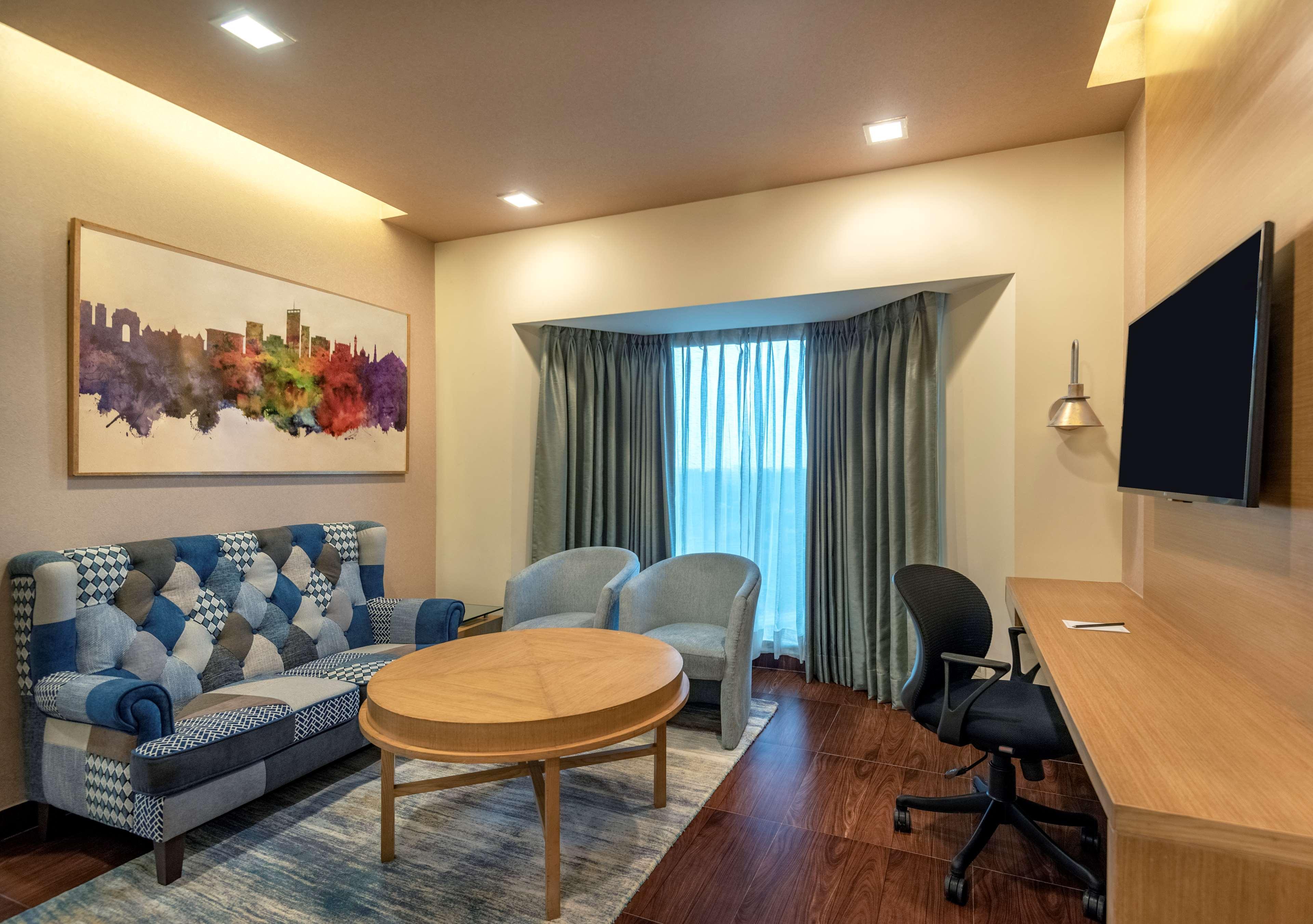 Radisson Gurugram Sohna Road City Center Γκουργκάον Εξωτερικό φωτογραφία