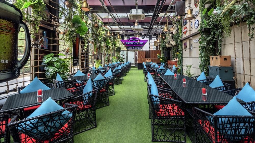 Radisson Gurugram Sohna Road City Center Γκουργκάον Εξωτερικό φωτογραφία