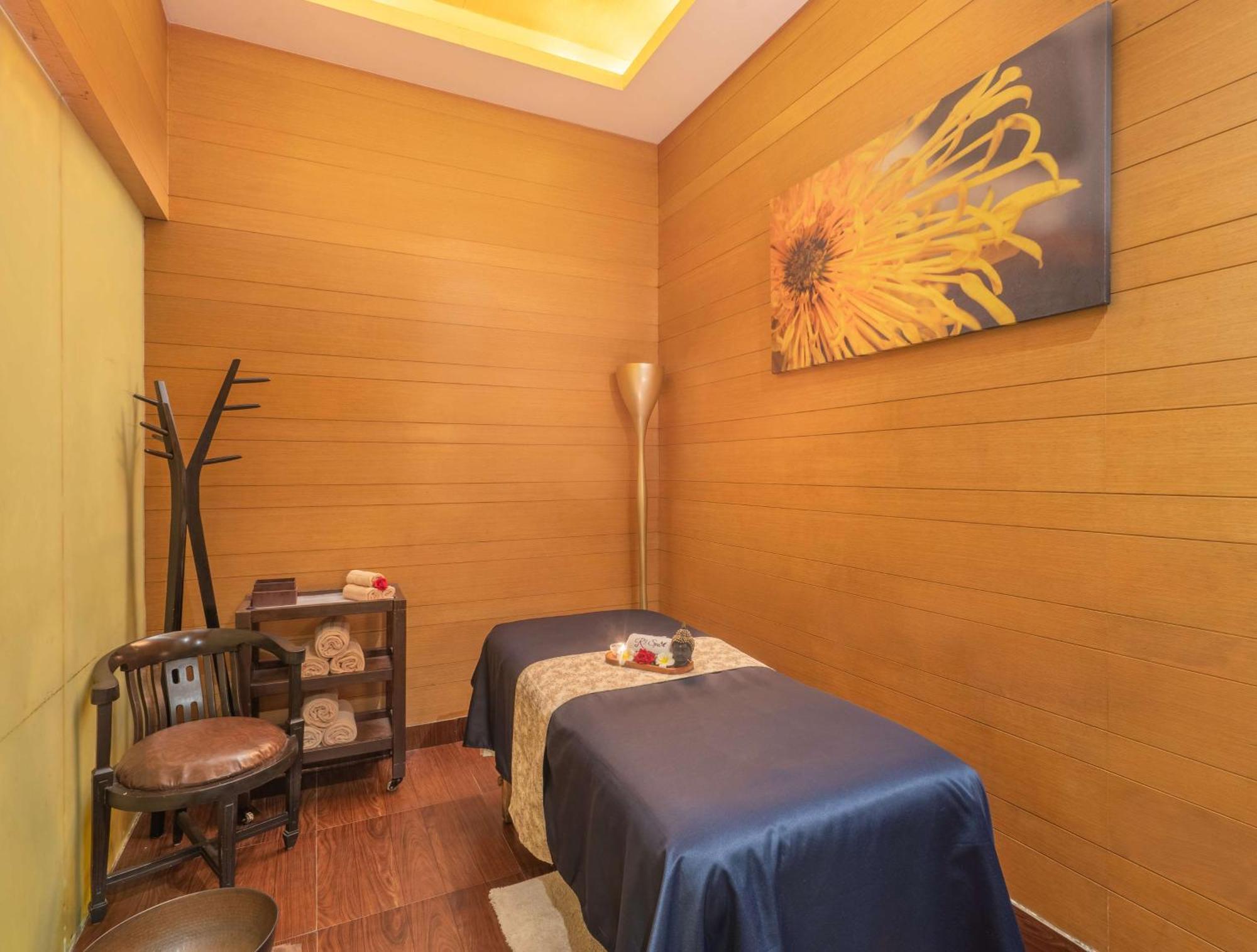 Radisson Gurugram Sohna Road City Center Γκουργκάον Εξωτερικό φωτογραφία