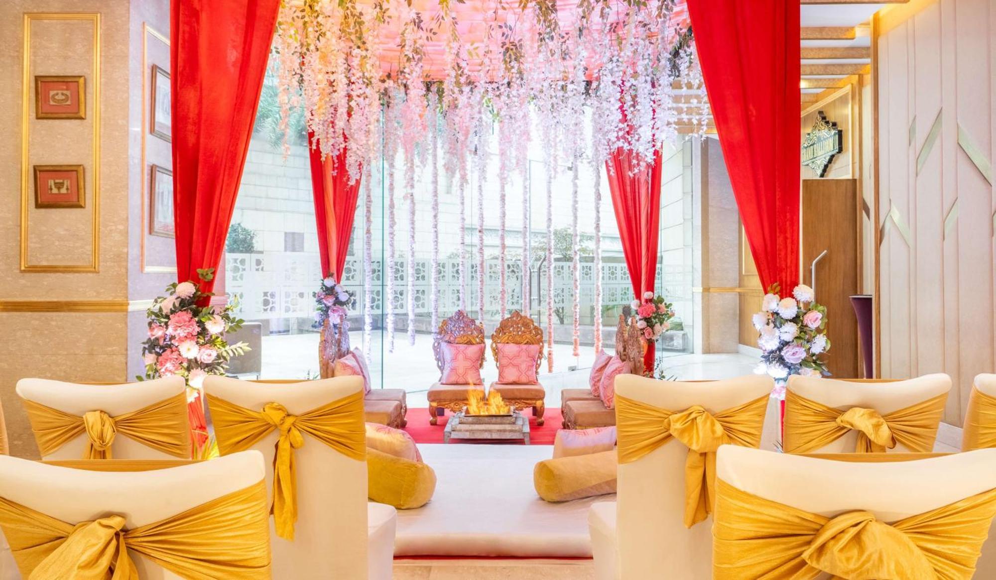 Radisson Gurugram Sohna Road City Center Γκουργκάον Εξωτερικό φωτογραφία