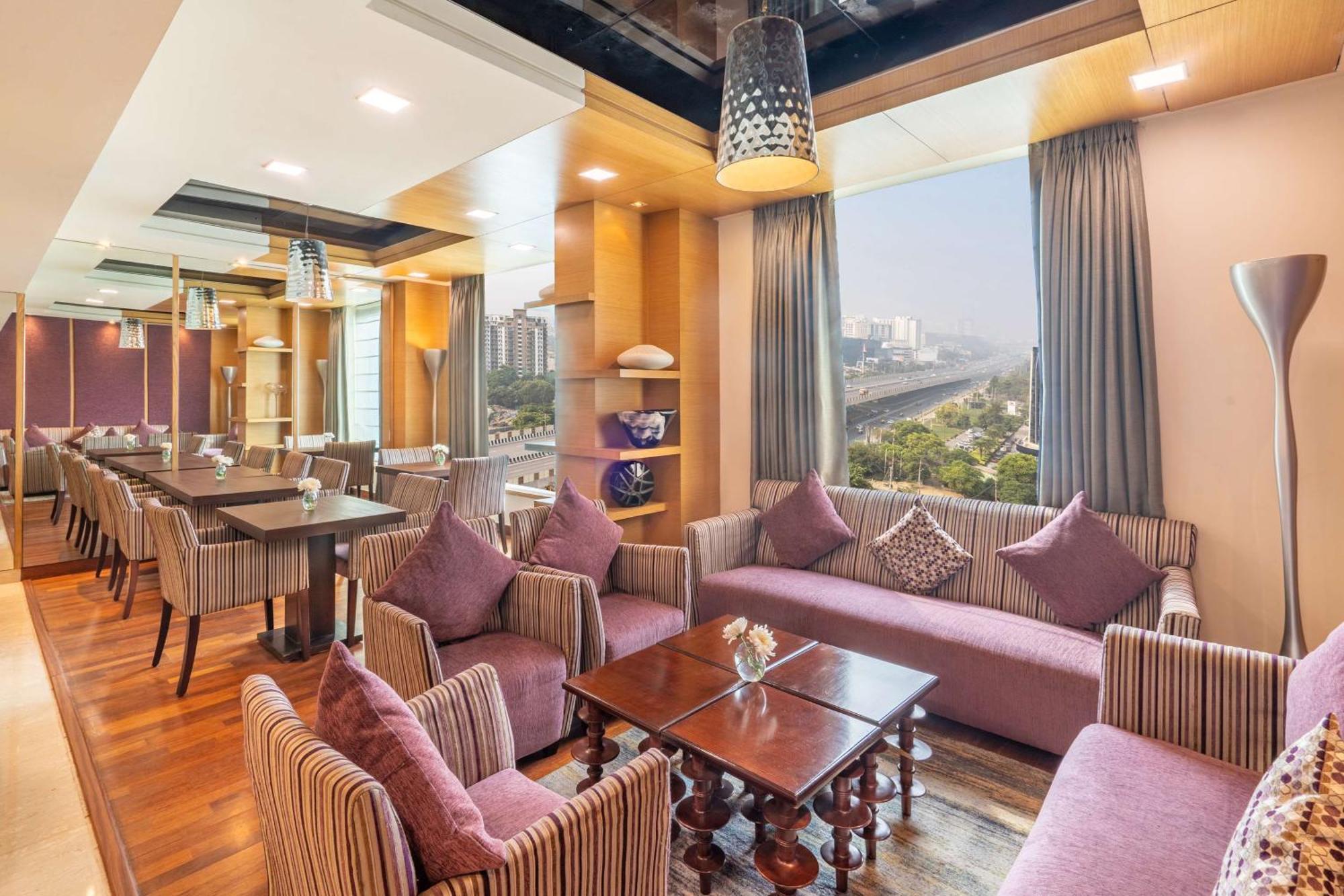 Radisson Gurugram Sohna Road City Center Γκουργκάον Εξωτερικό φωτογραφία