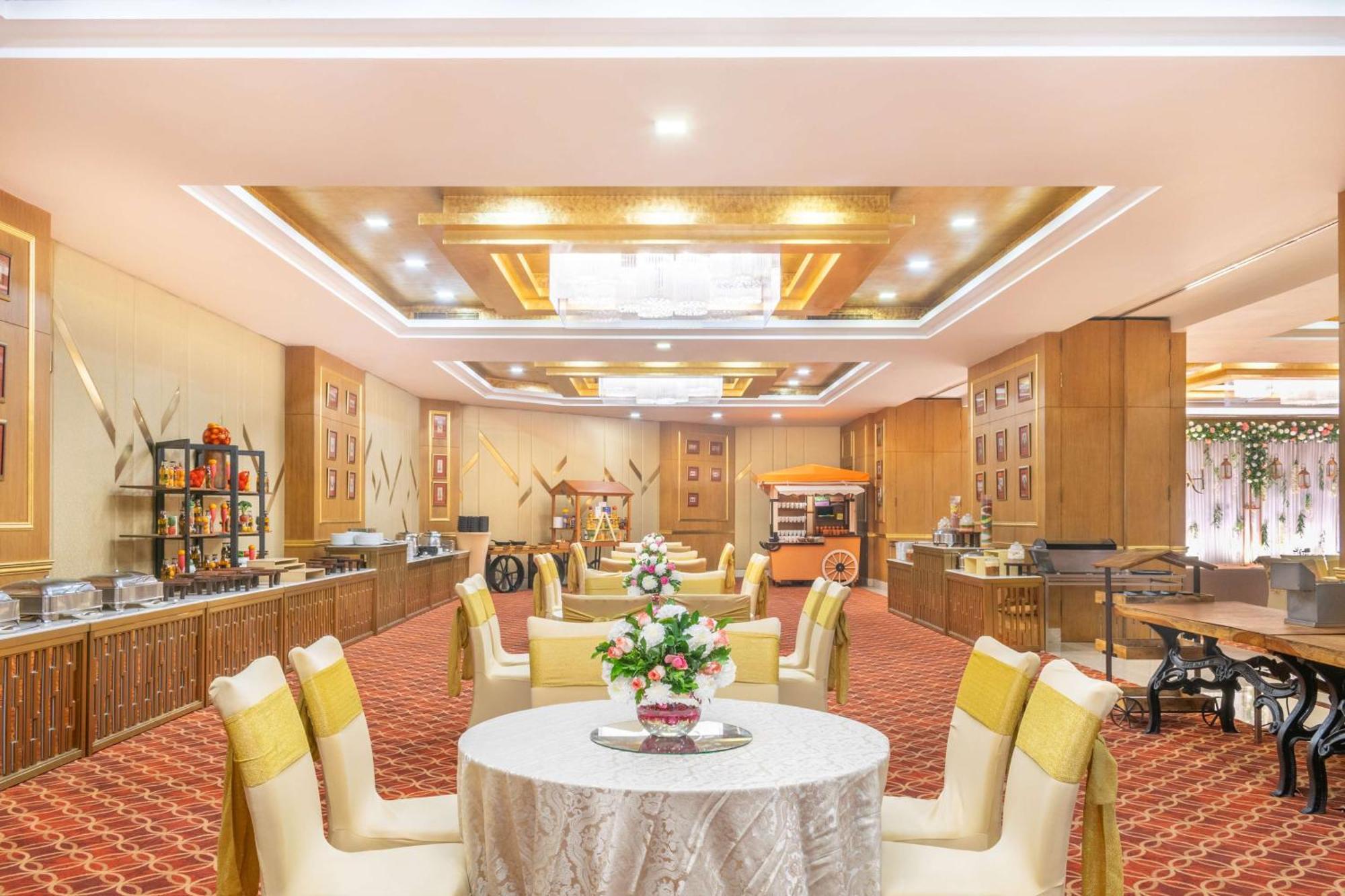 Radisson Gurugram Sohna Road City Center Γκουργκάον Εξωτερικό φωτογραφία