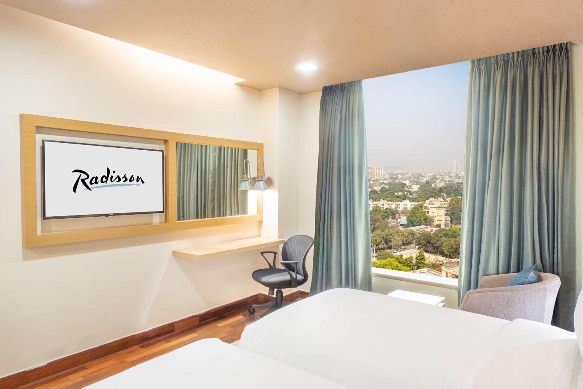 Radisson Gurugram Sohna Road City Center Γκουργκάον Εξωτερικό φωτογραφία