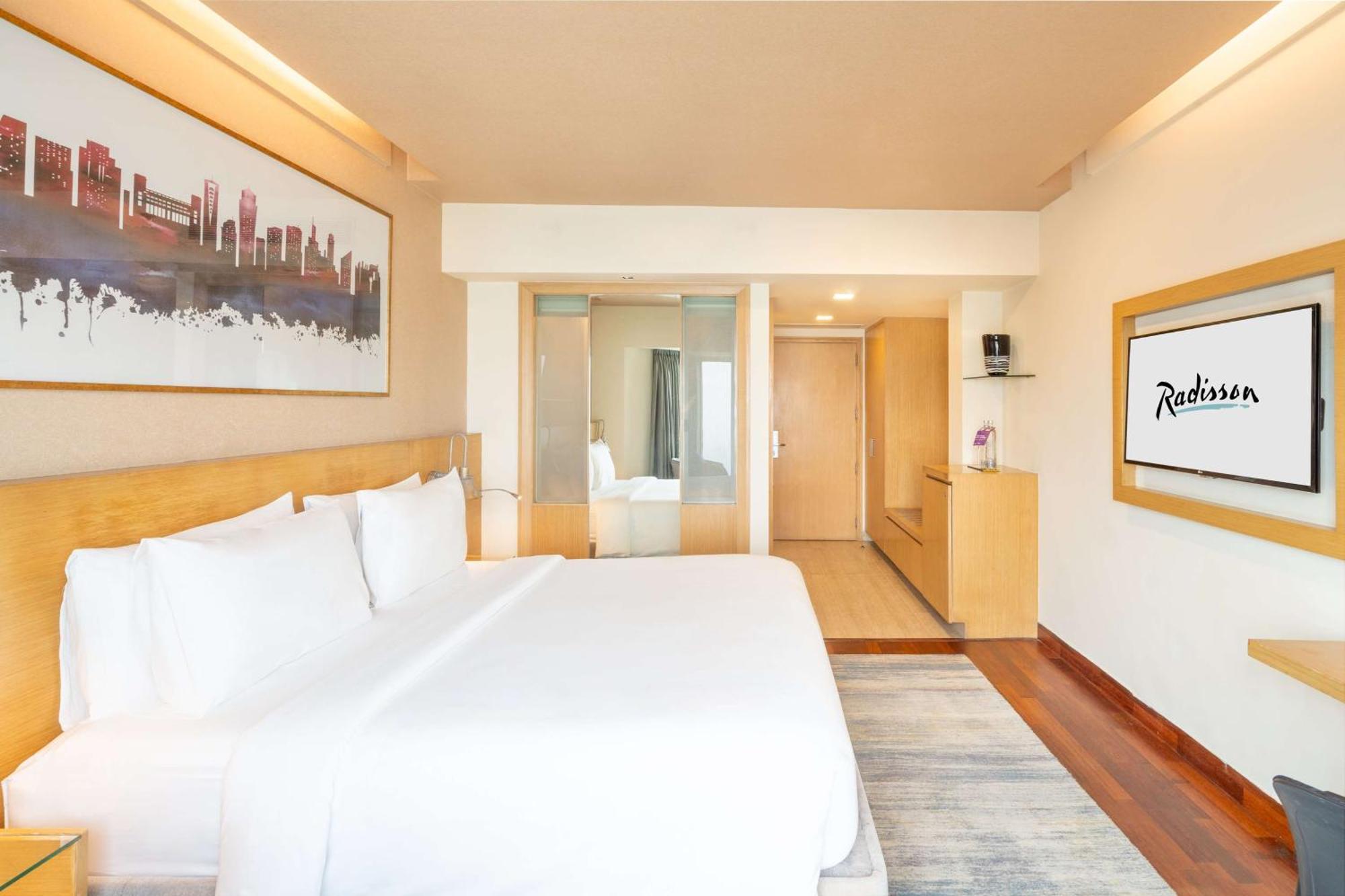 Radisson Gurugram Sohna Road City Center Γκουργκάον Εξωτερικό φωτογραφία