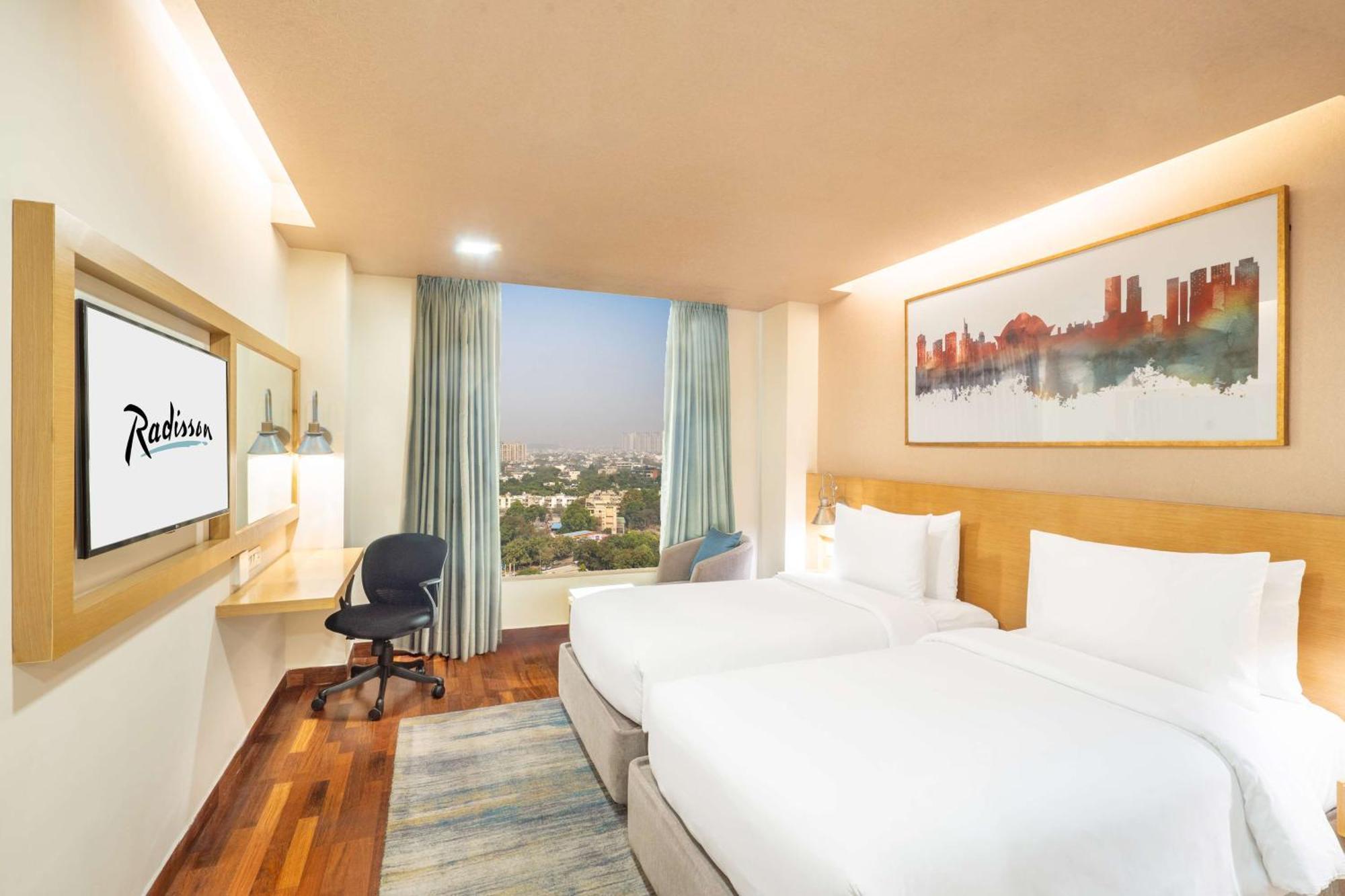 Radisson Gurugram Sohna Road City Center Γκουργκάον Εξωτερικό φωτογραφία