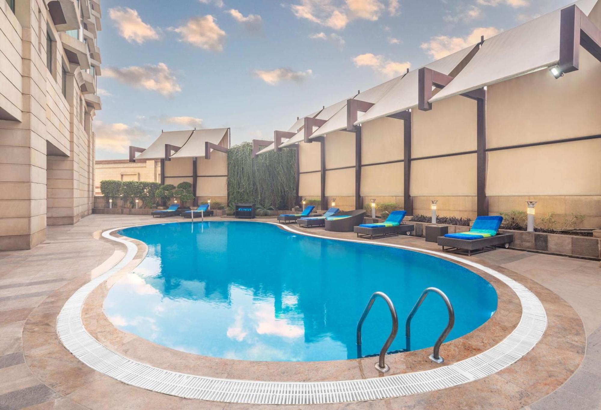 Radisson Gurugram Sohna Road City Center Γκουργκάον Εξωτερικό φωτογραφία