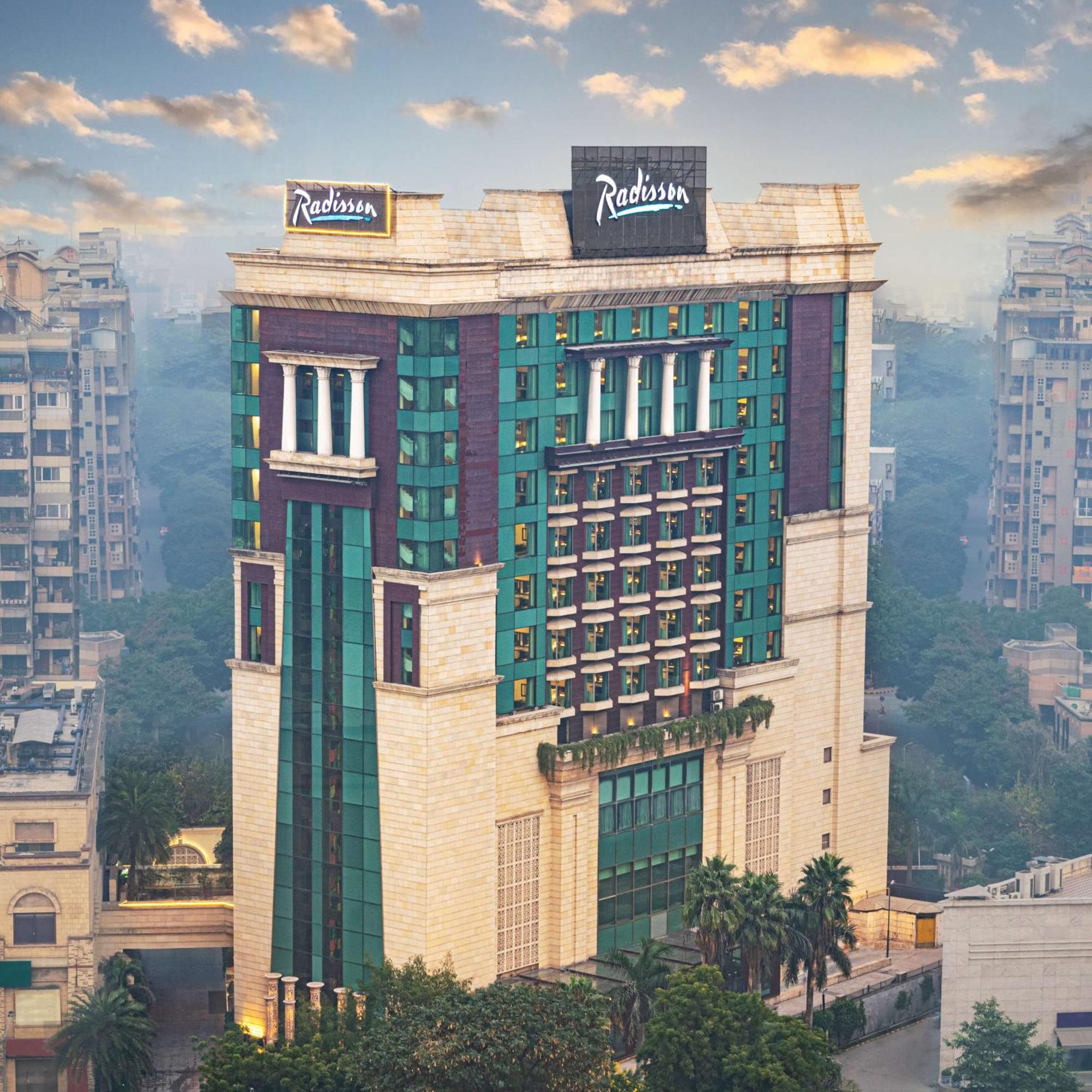 Radisson Gurugram Sohna Road City Center Γκουργκάον Εξωτερικό φωτογραφία