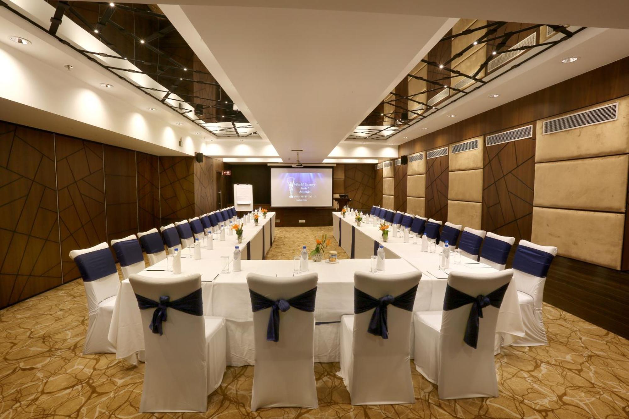 Radisson Gurugram Sohna Road City Center Γκουργκάον Εξωτερικό φωτογραφία
