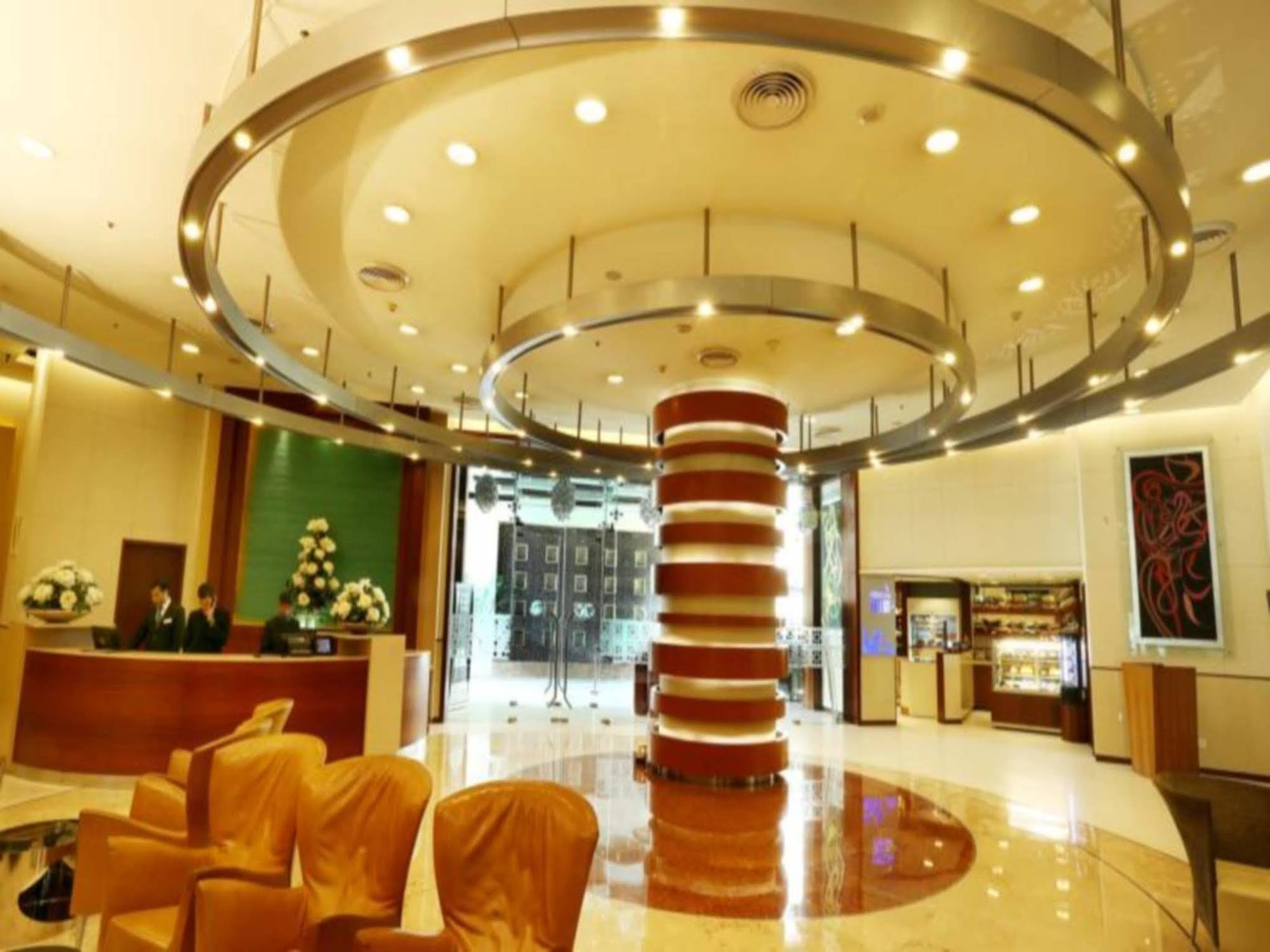 Radisson Gurugram Sohna Road City Center Γκουργκάον Εξωτερικό φωτογραφία