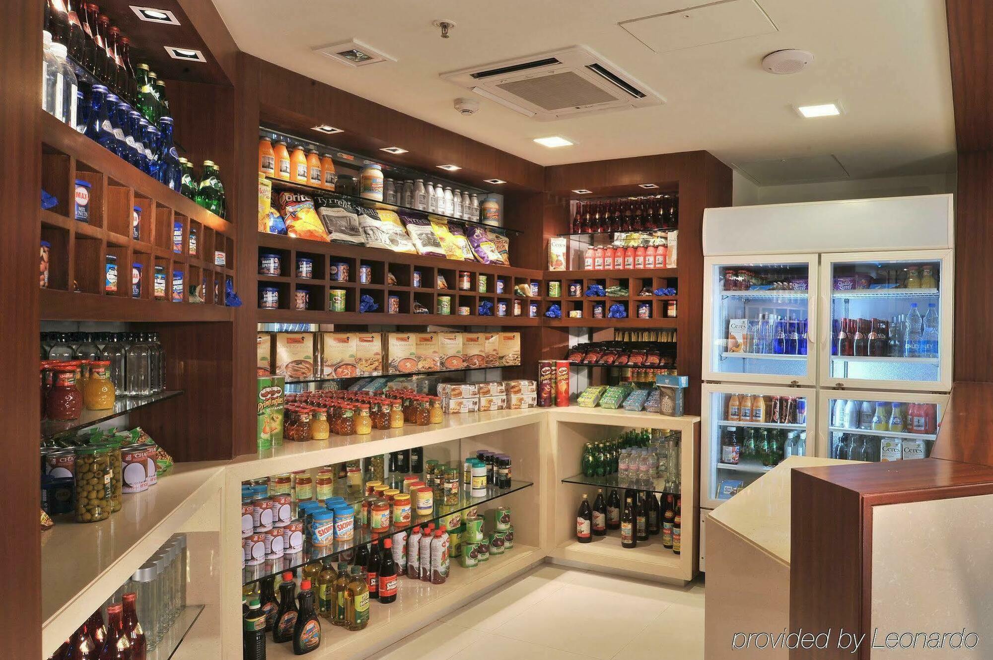 Radisson Gurugram Sohna Road City Center Γκουργκάον Εξωτερικό φωτογραφία