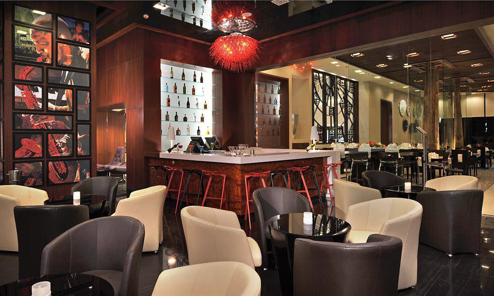 Radisson Gurugram Sohna Road City Center Γκουργκάον Εστιατόριο φωτογραφία